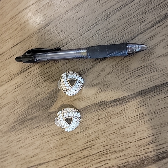 NWOT Plunder Earrings - Picture 3 of 3